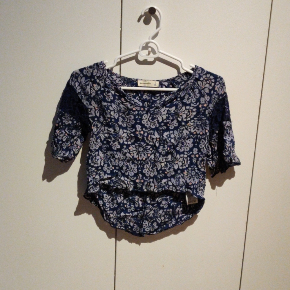 Abercrombie kids floral top